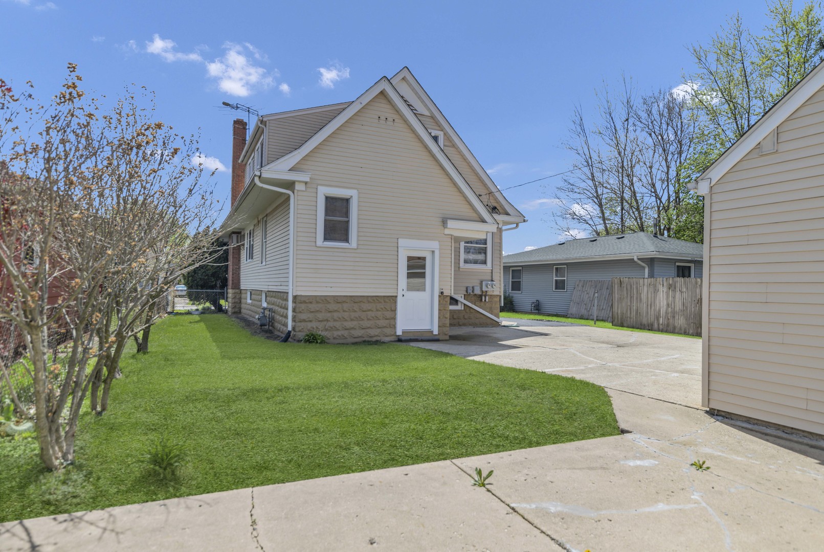 129 W Stimmel Street #1, West Chicago, IL 60185