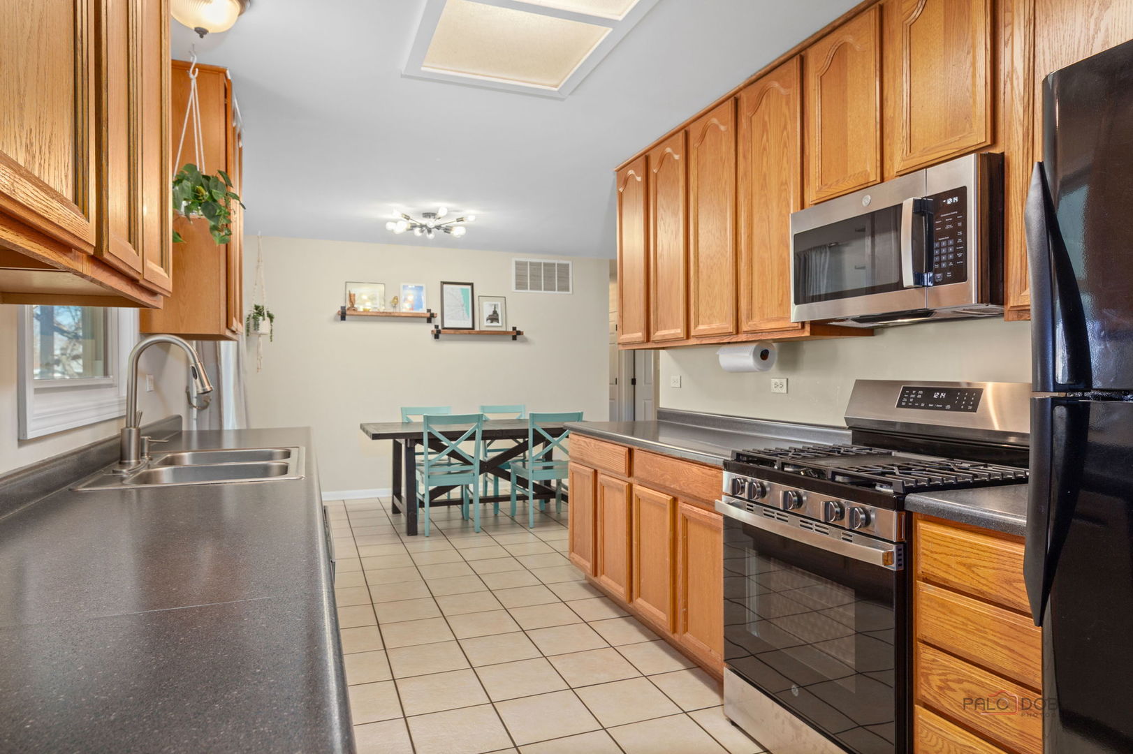 1220 Hemlock Drive, Elk Grove Village, IL 60007