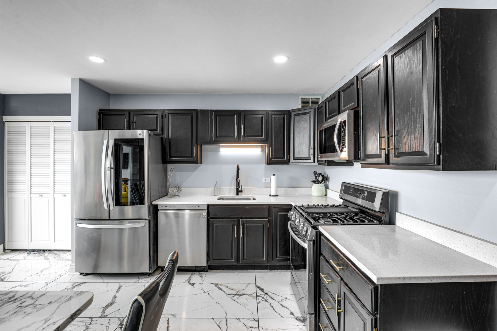 5201 S CORNELL Avenue #27D, Chicago, IL 60615