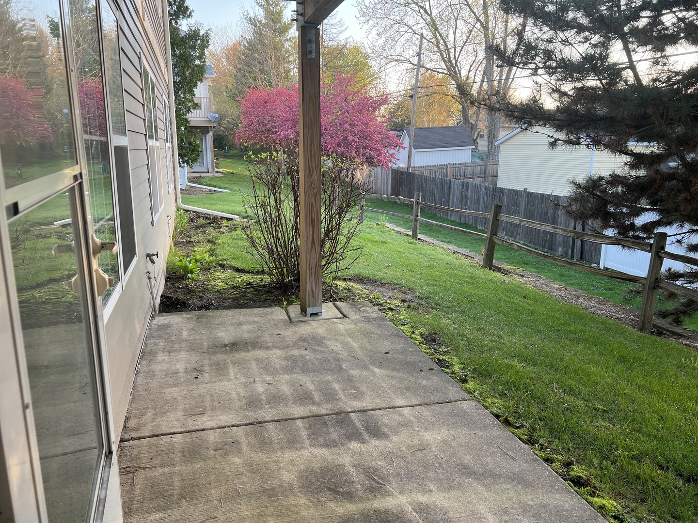 1147 N Red Oak Circle #1, Round Lake Beach, IL 60073