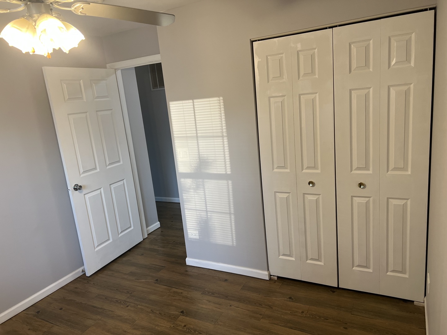 1147 N Red Oak Circle #1, Round Lake Beach, IL 60073