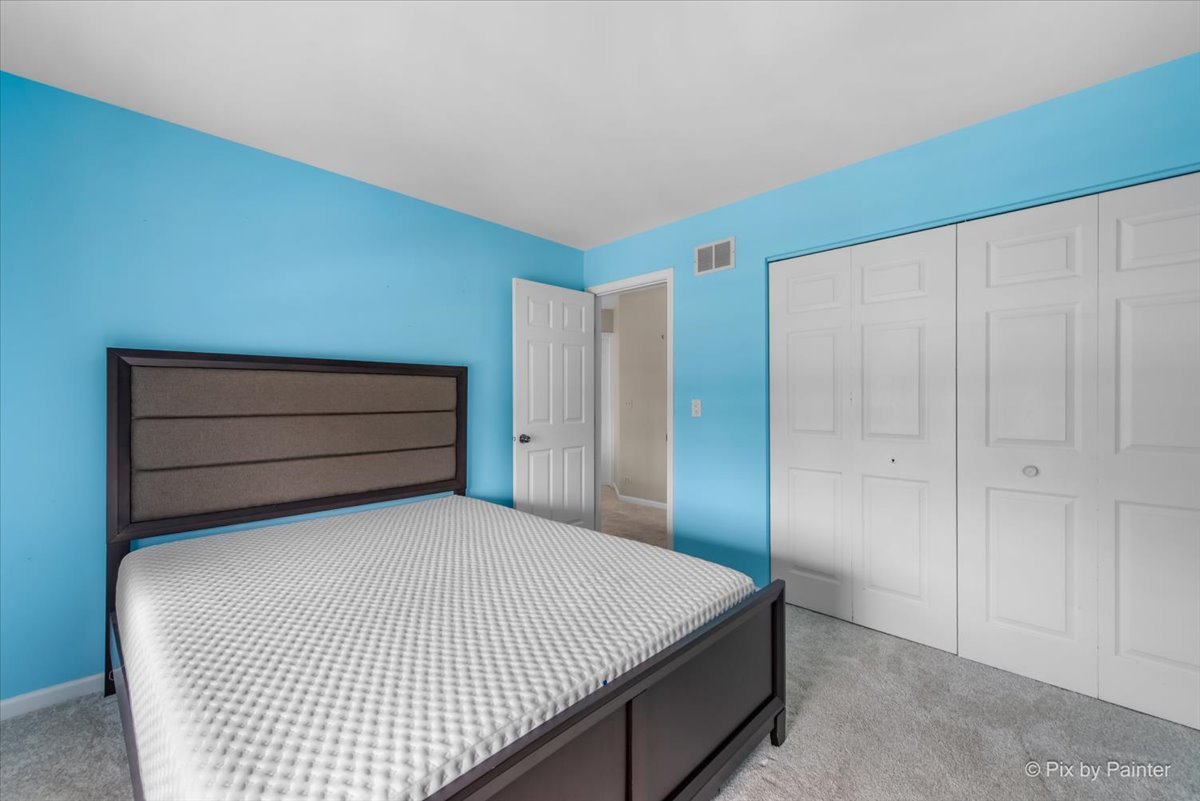 2024 Westridge Boulevard, Bartlett, IL 60103