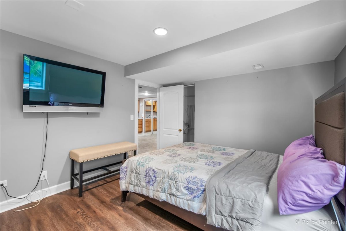 2024 Westridge Boulevard, Bartlett, IL 60103