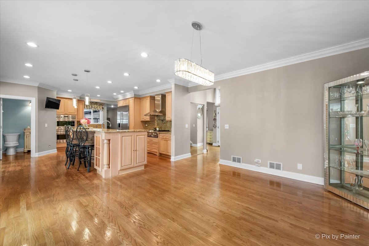 2024 Westridge Boulevard, Bartlett, IL 60103