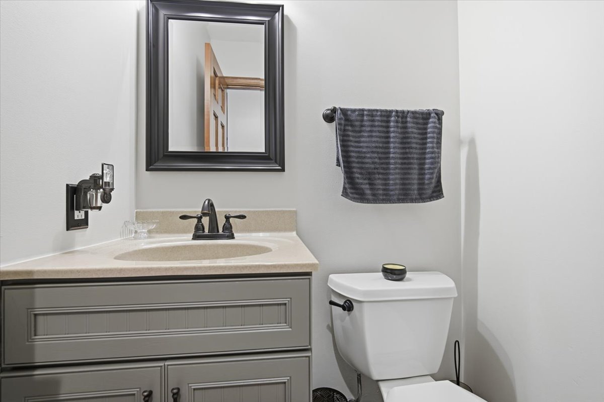 1512 Steeplechase Drive, Bloomington, IL 61701