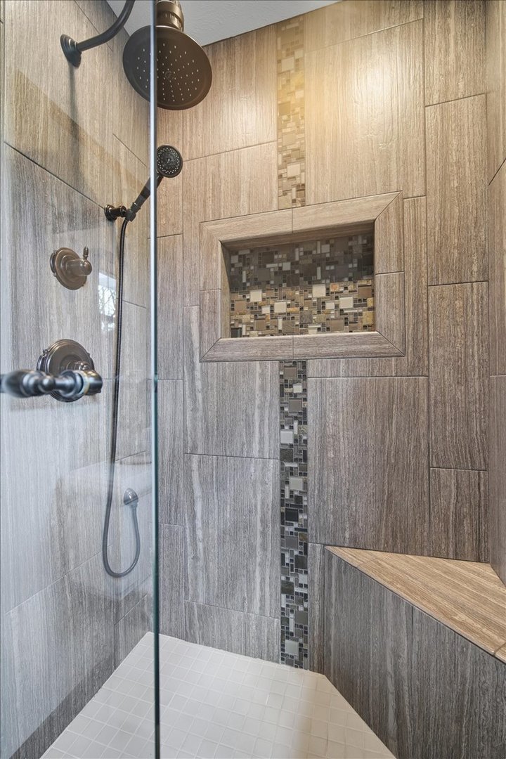 1512 Steeplechase Drive, Bloomington, IL 61701