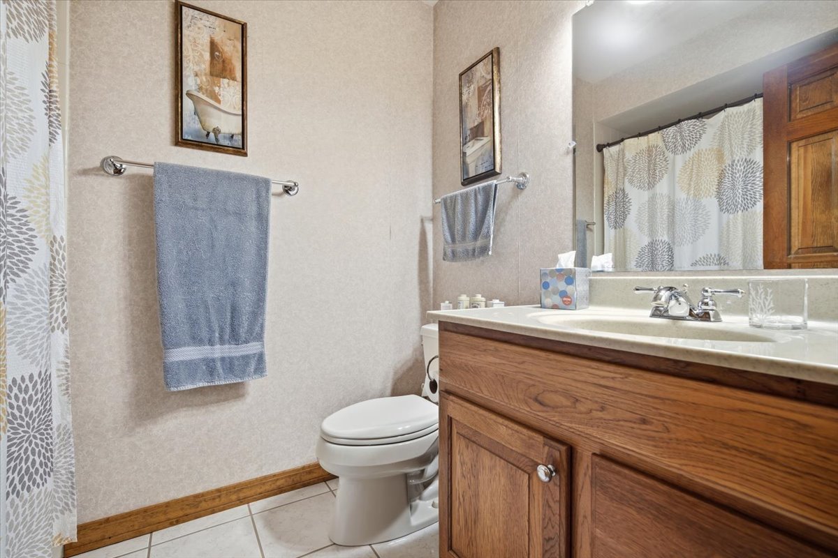 1512 Steeplechase Drive, Bloomington, IL 61701