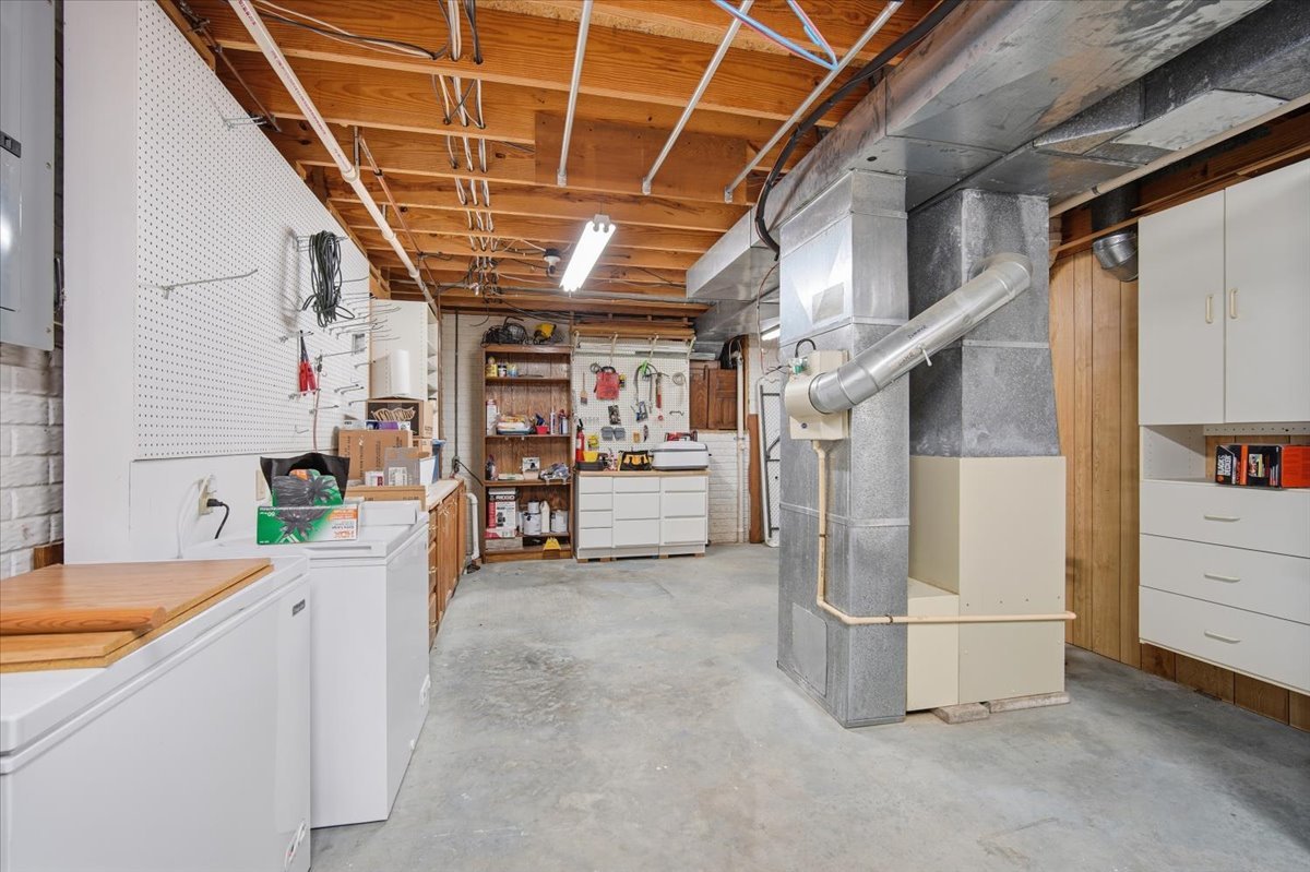 1512 Steeplechase Drive, Bloomington, IL 61701