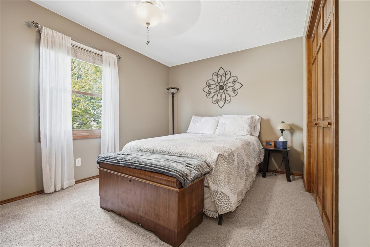 1512 Steeplechase Drive, Bloomington, IL 61701