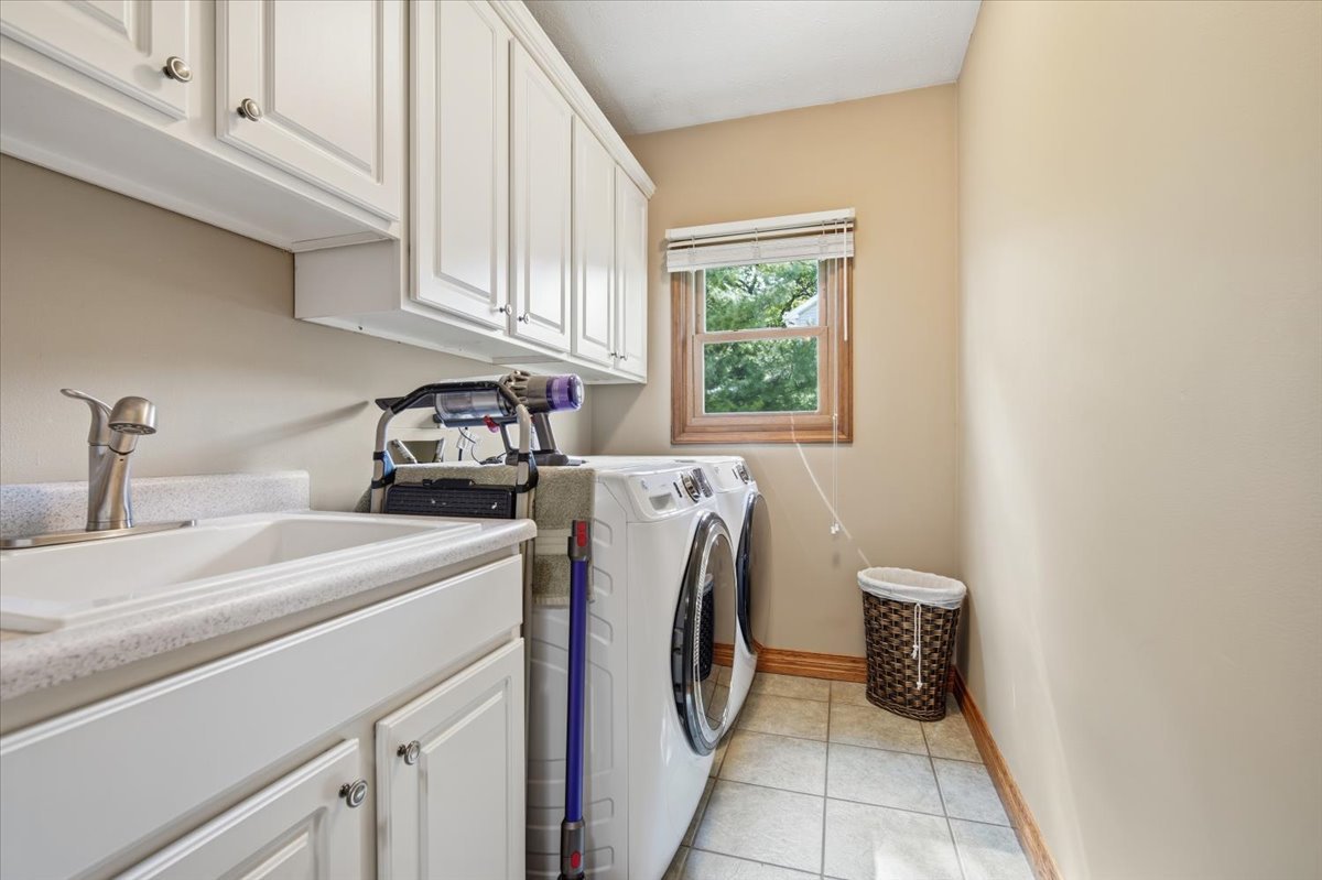 1512 Steeplechase Drive, Bloomington, IL 61701