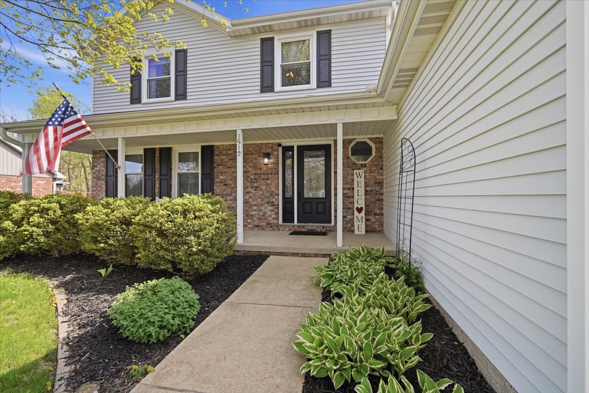 1512 Steeplechase Drive, Bloomington, IL 61701