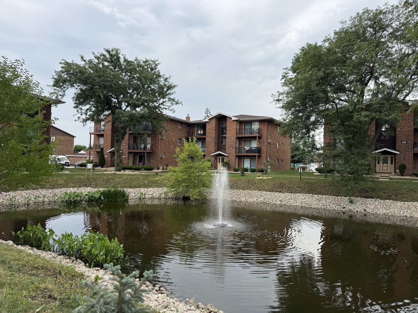 15744 S Lake Drive #3BR, Oak Forest, IL 60452
