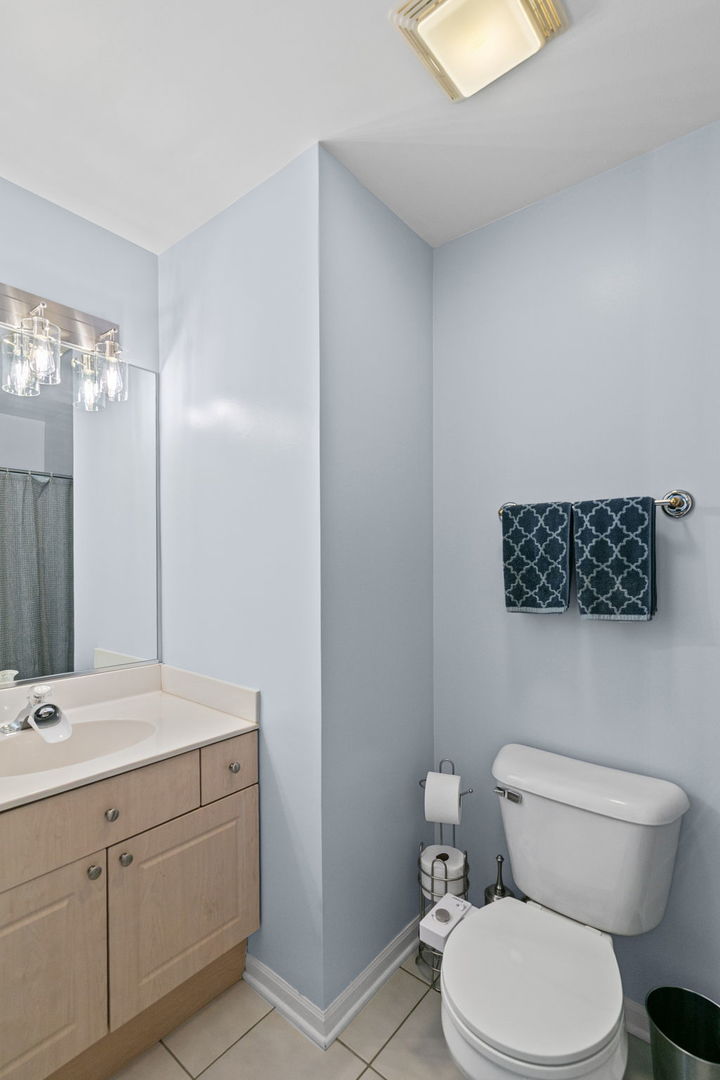 1354 Laurel Oaks Drive, Streamwood, IL 60107