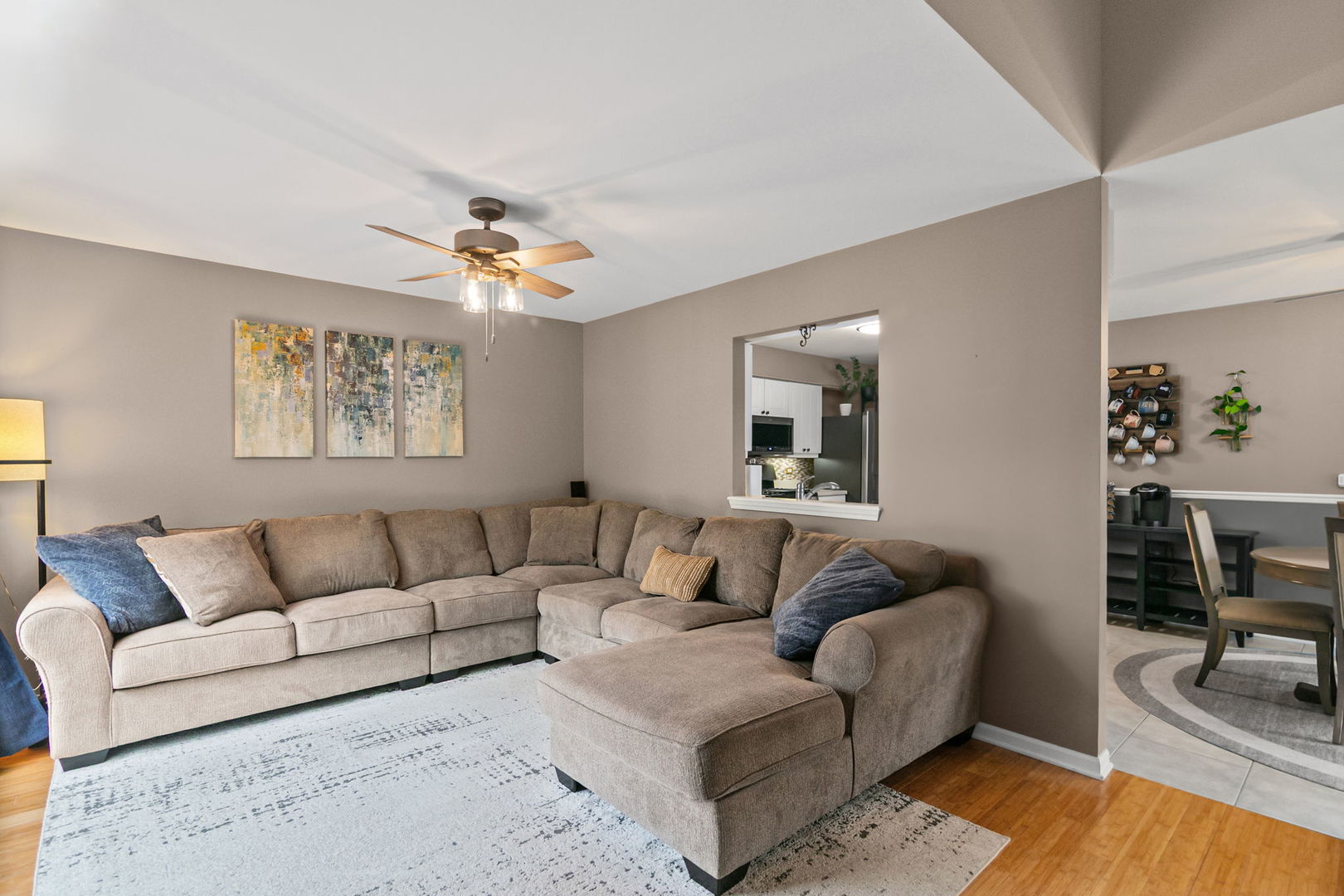 1354 Laurel Oaks Drive, Streamwood, IL 60107