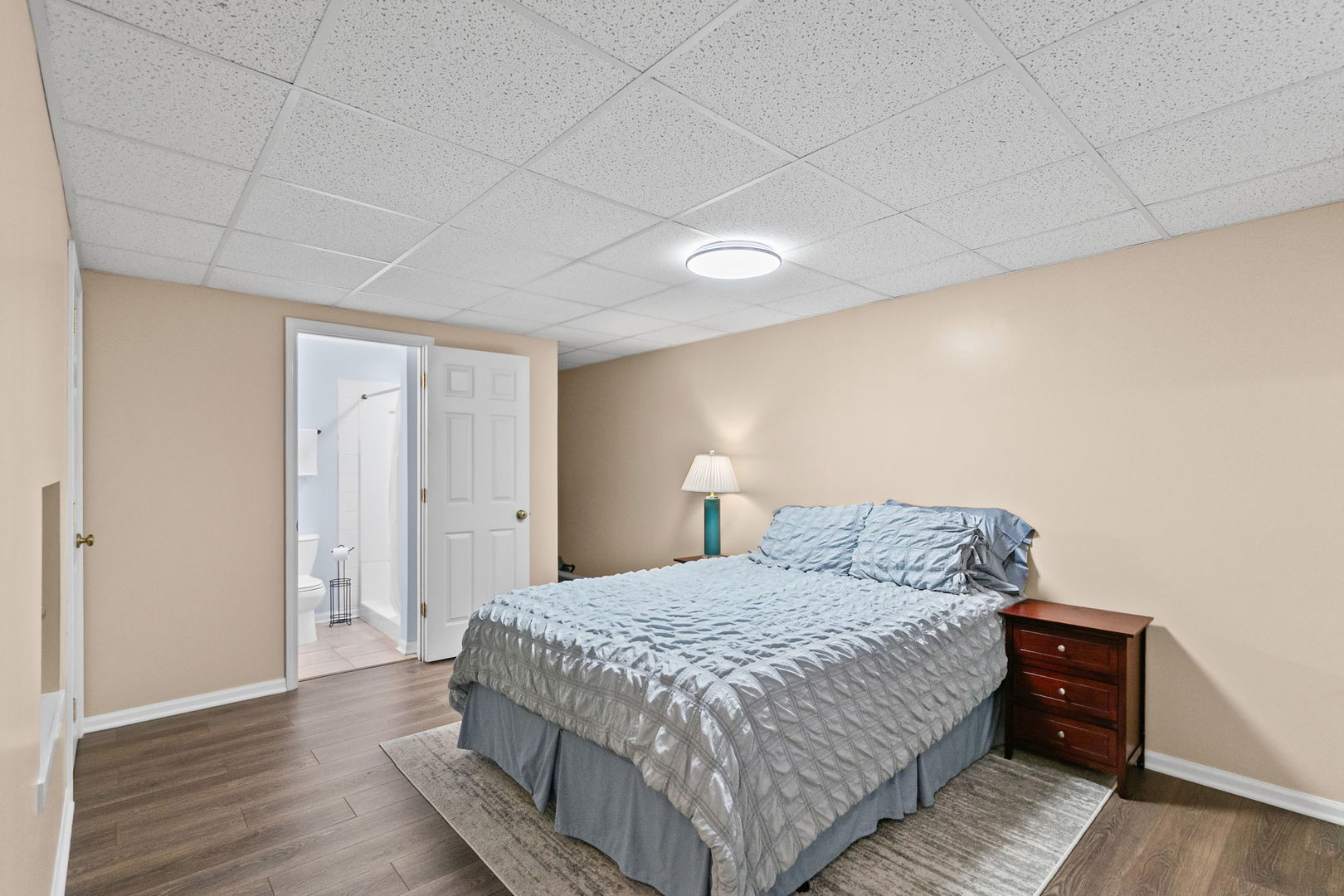 1354 Laurel Oaks Drive, Streamwood, IL 60107