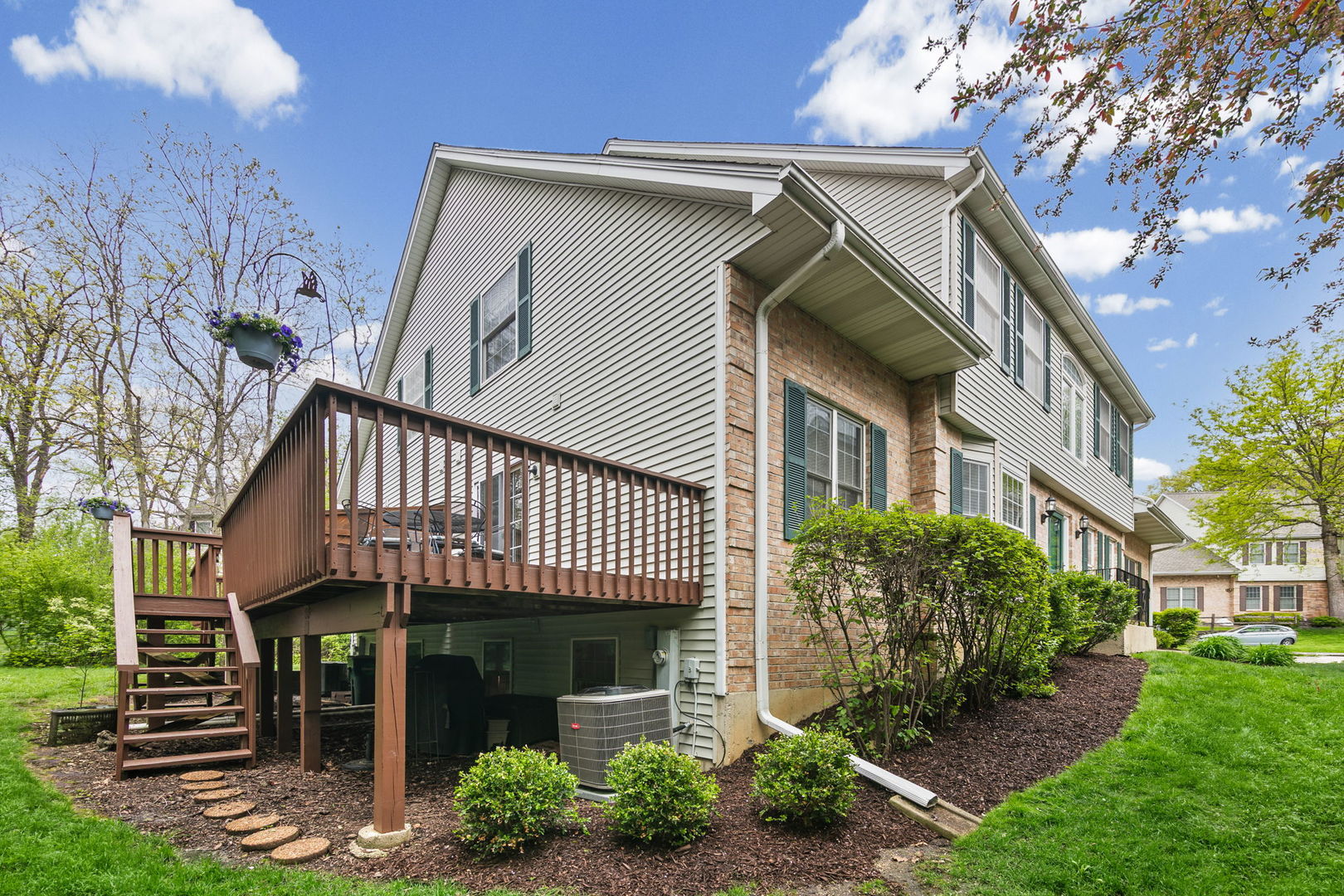 1354 Laurel Oaks Drive, Streamwood, IL 60107