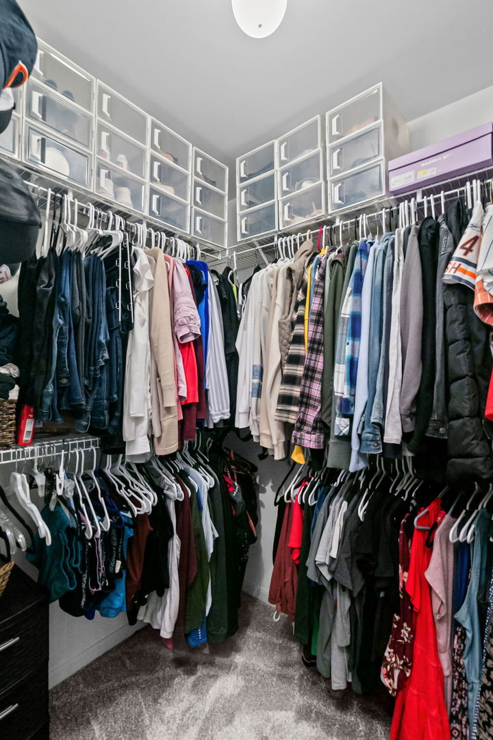 1354 Laurel Oaks Drive, Streamwood, IL 60107