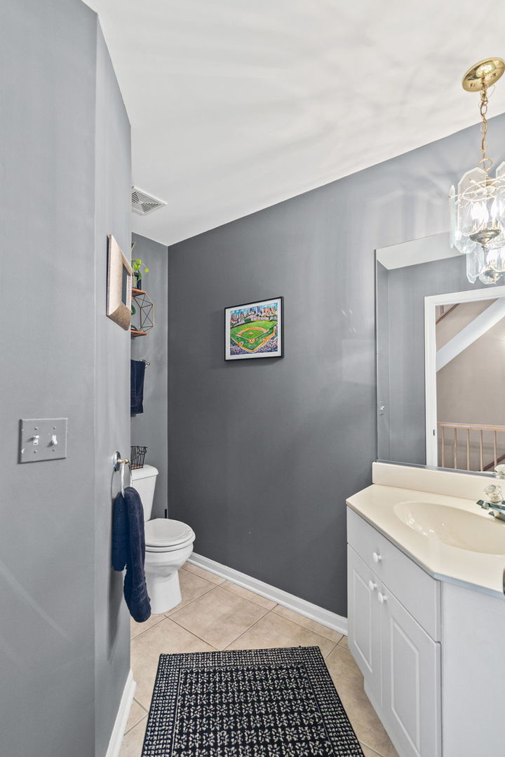 1354 Laurel Oaks Drive, Streamwood, IL 60107