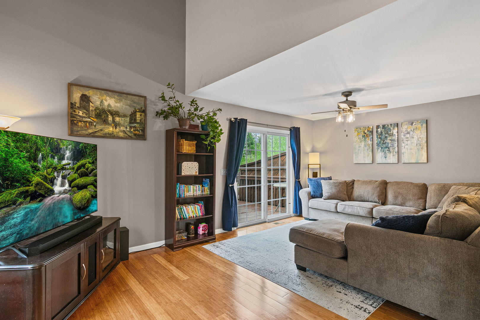 1354 Laurel Oaks Drive, Streamwood, IL 60107