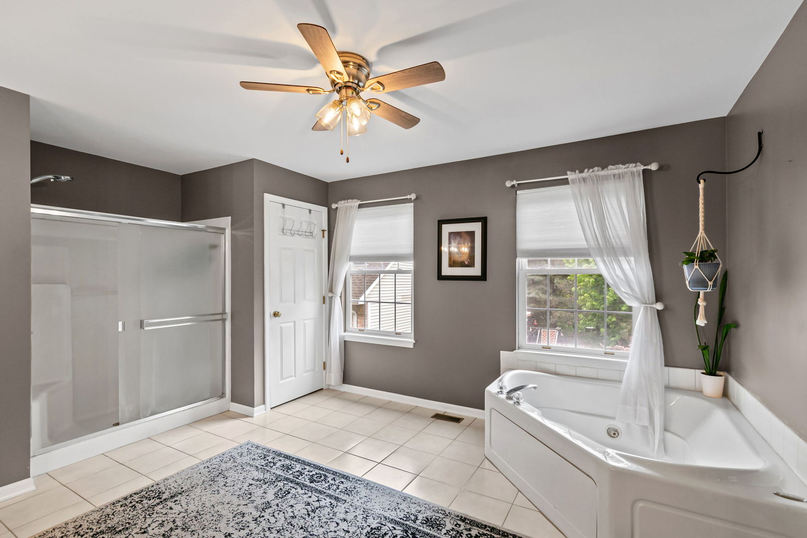 1354 Laurel Oaks Drive, Streamwood, IL 60107