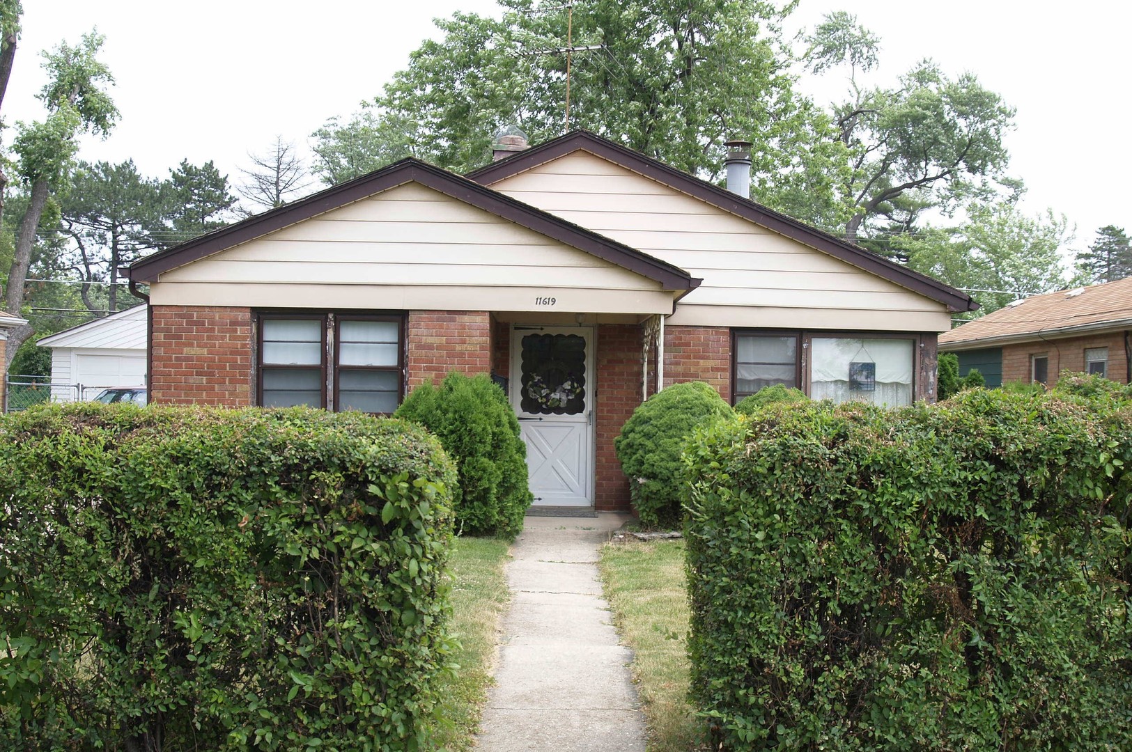 11619 S SACRAMENTO Drive, Merrionette Park, IL 60803