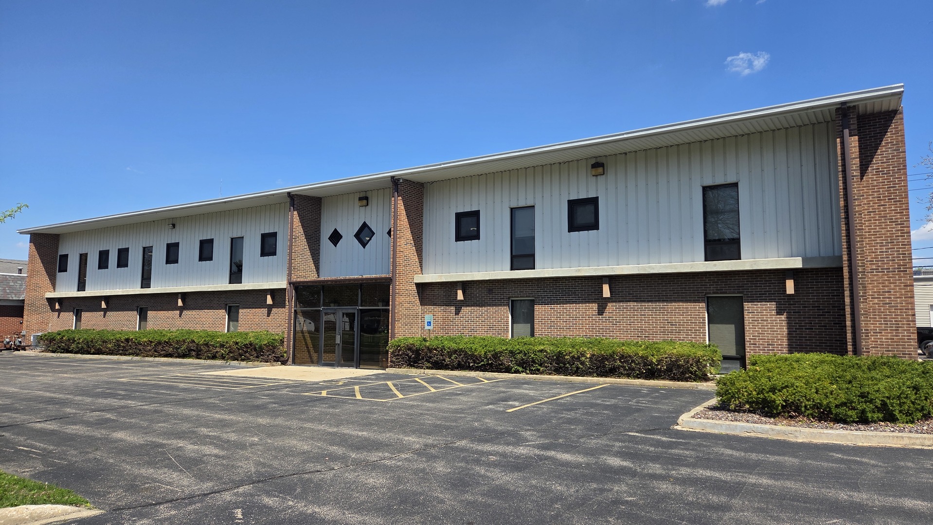 123 S Pleasant Street, Princeton, IL 61356