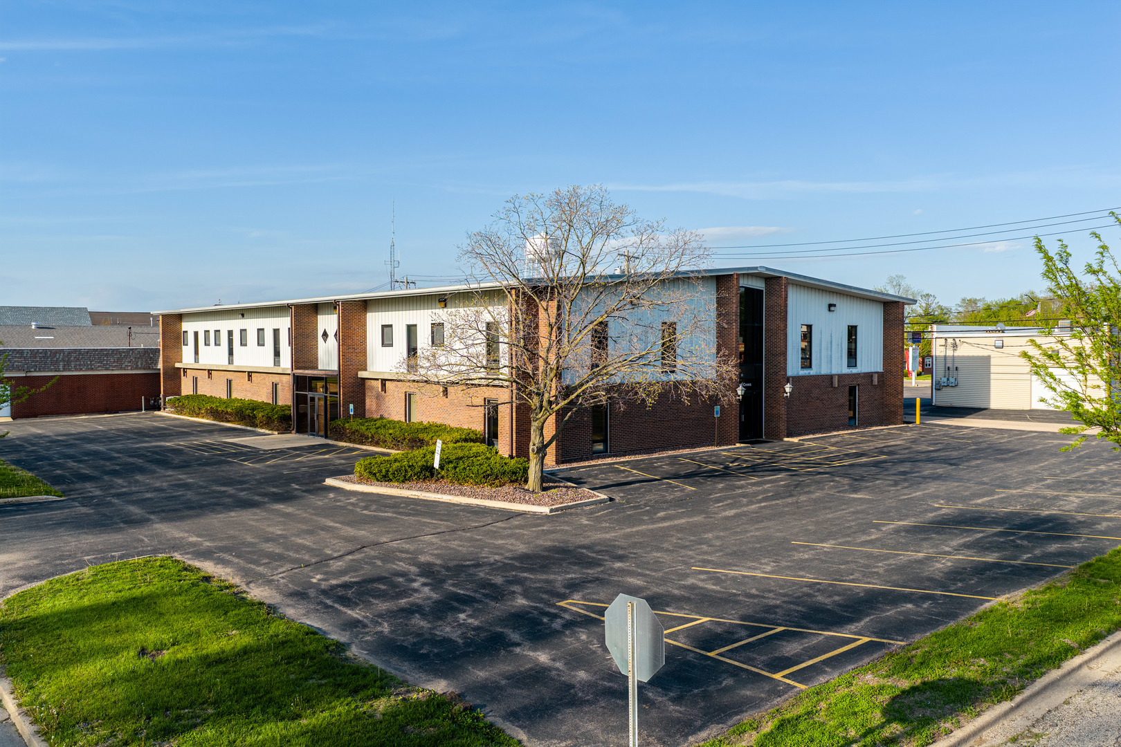 123 S Pleasant Street, Princeton, IL 61356