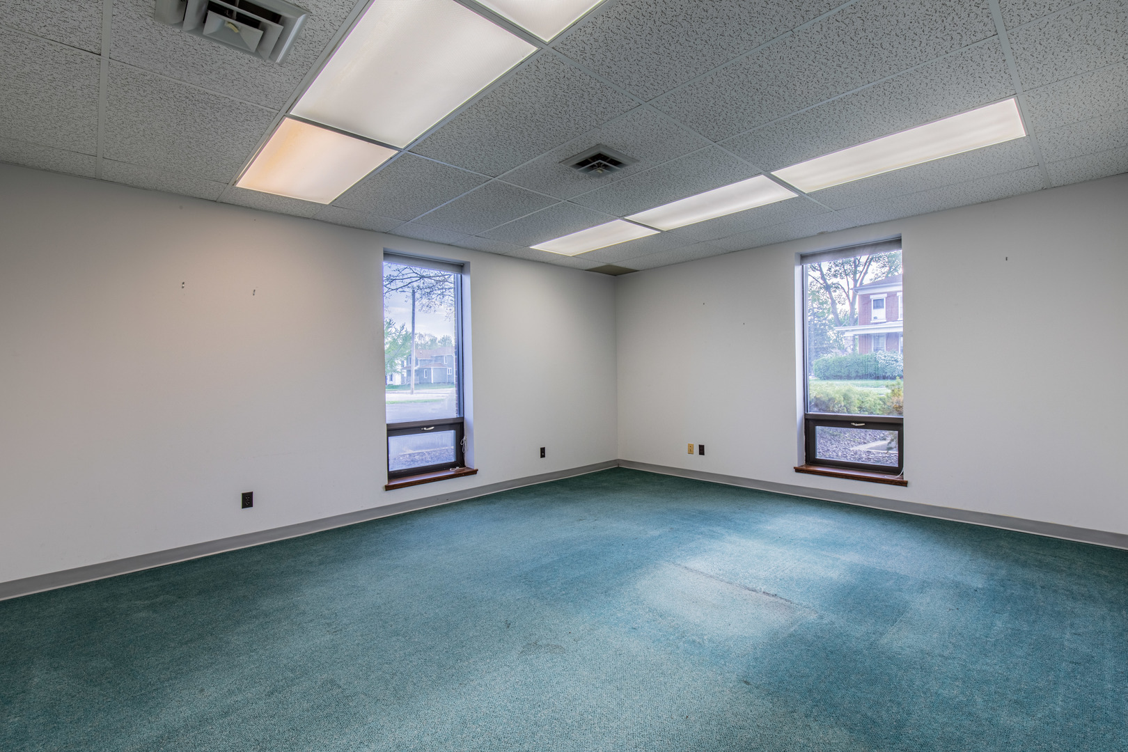 123 S Pleasant Street, Princeton, IL 61356