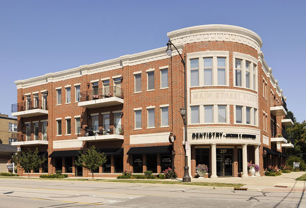 229 S Main Street #2E, Lombard, IL 60148