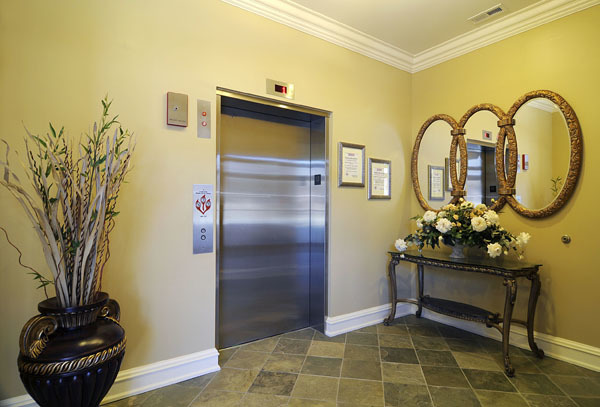 229 S Main Street #2E, Lombard, IL 60148