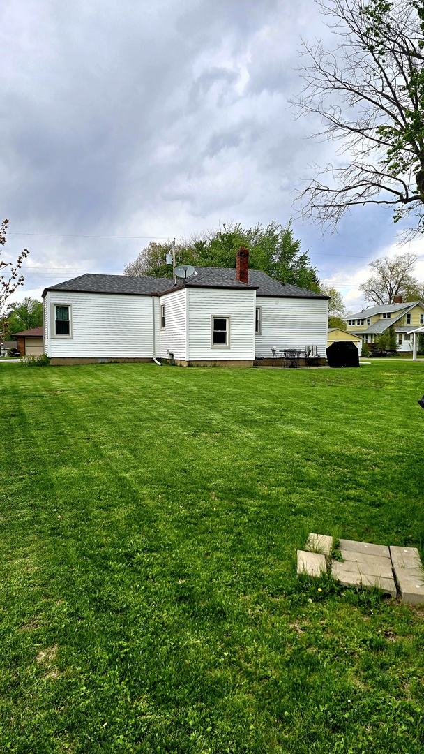 110 E Park Avenue, Deer Creek, IL 61733