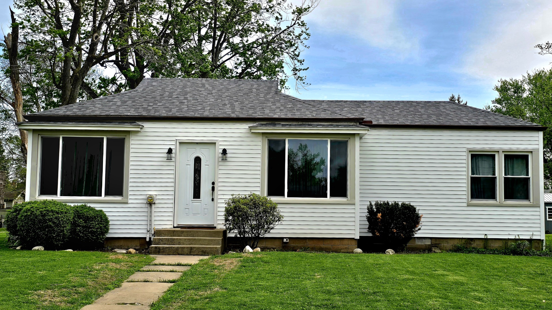 110 E Park Avenue, Deer Creek, IL 61733