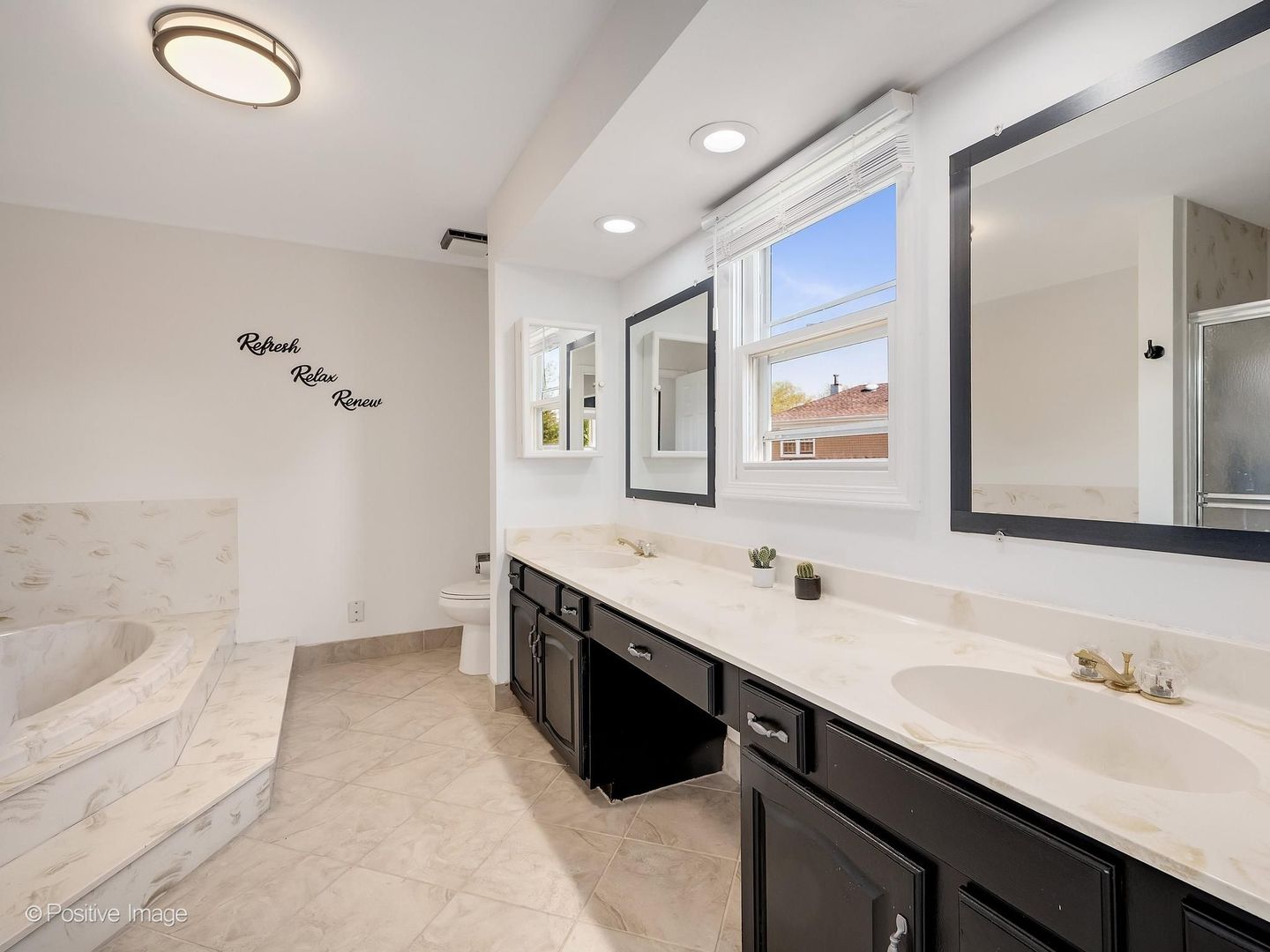 340 Whitehall Terrace, Bloomingdale, IL 60108