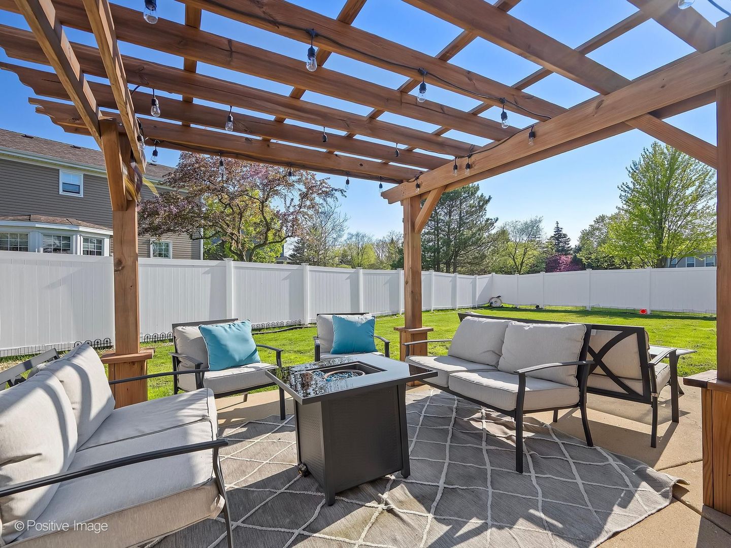 340 Whitehall Terrace, Bloomingdale, IL 60108