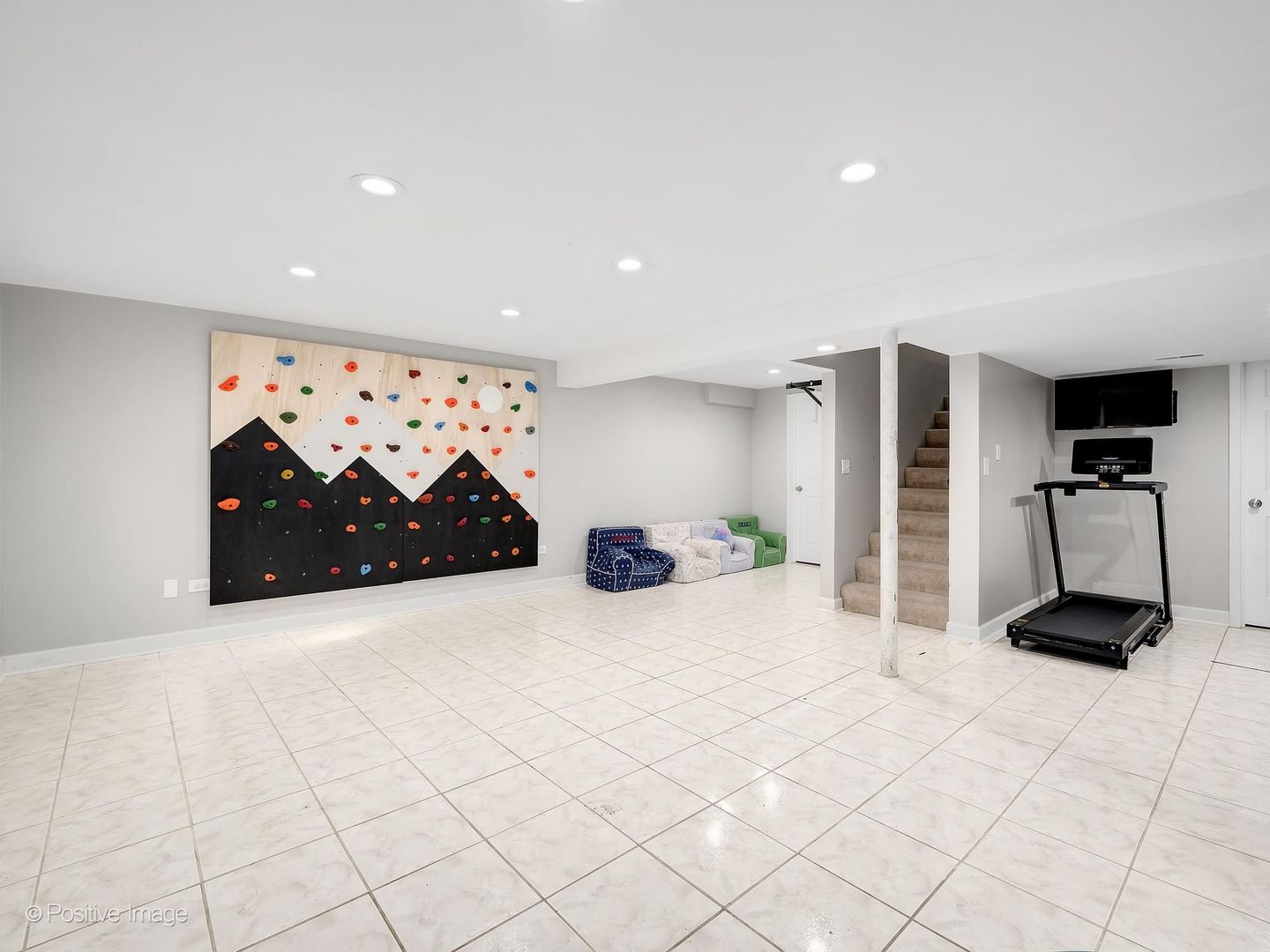 340 Whitehall Terrace, Bloomingdale, IL 60108