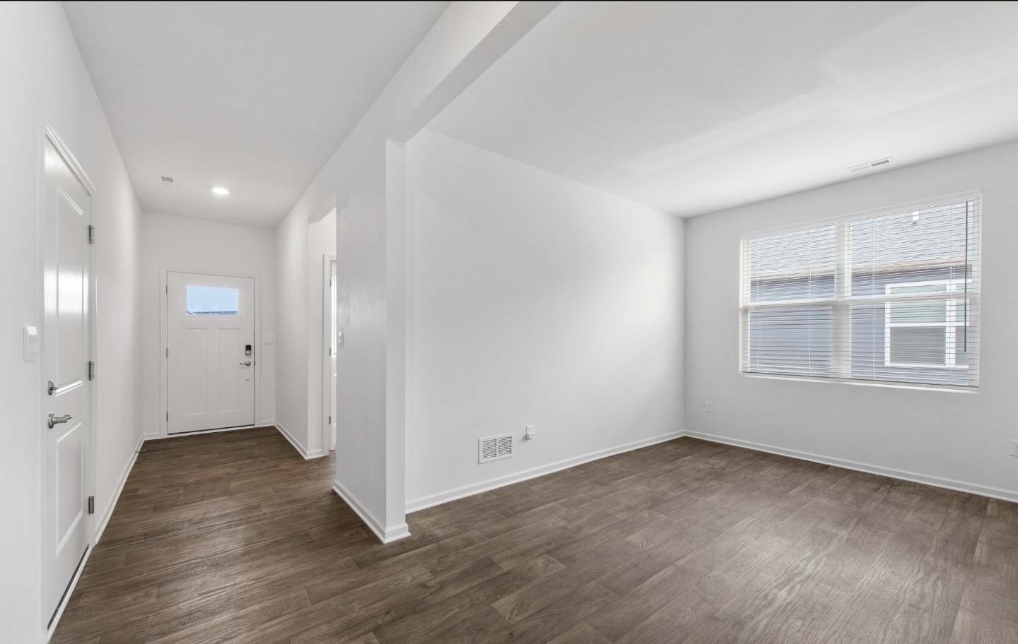 927 Plateau Drive, Pingree Grove, IL 60140