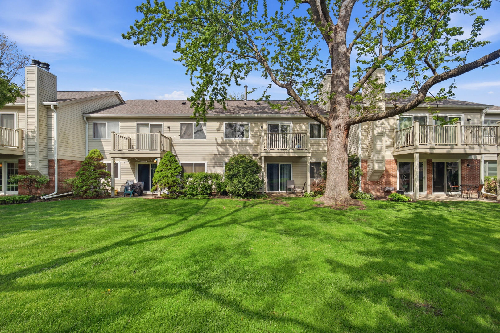 1514 Camden Court #A1, Wheeling, IL 60090