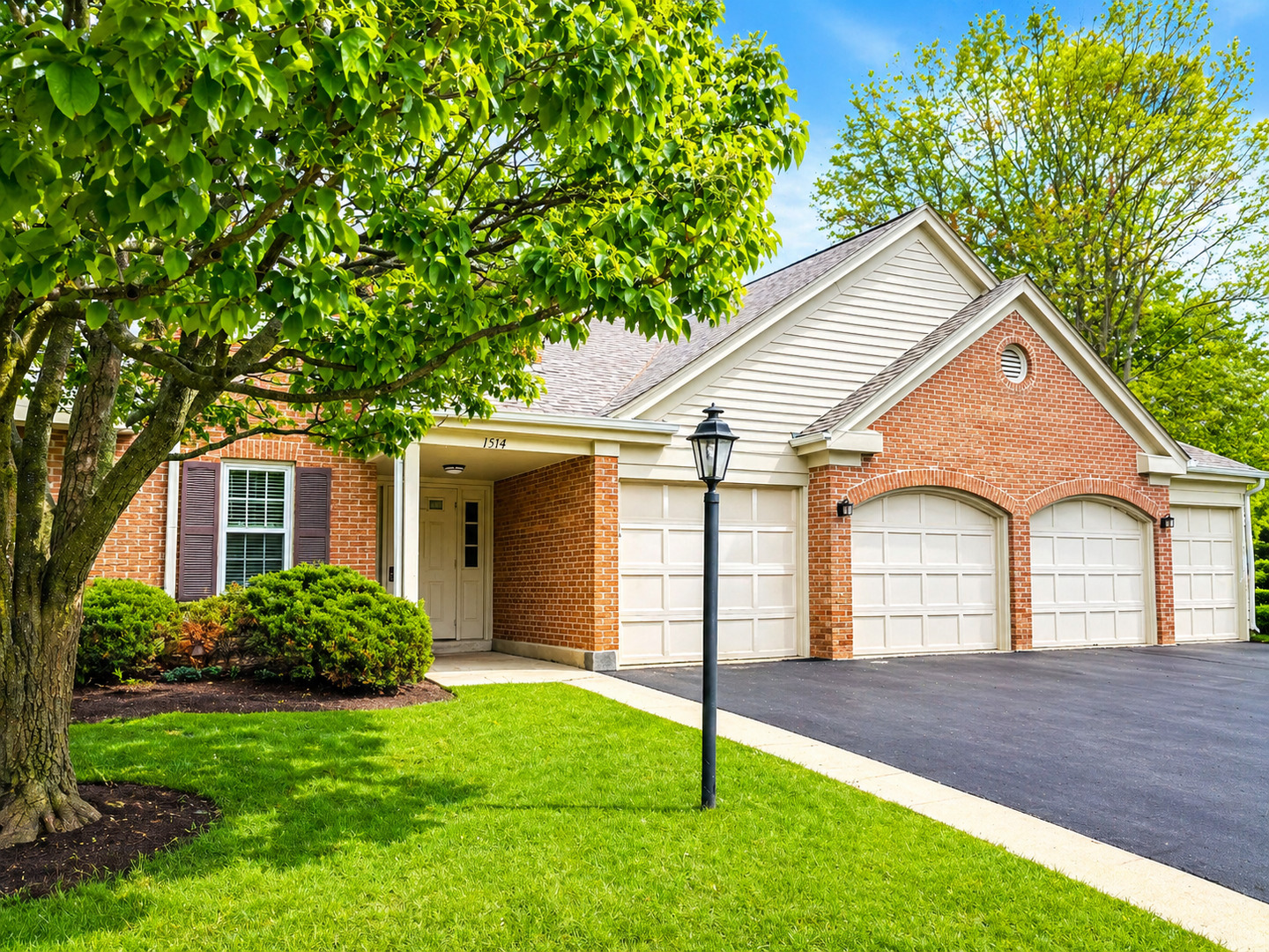 1514 Camden Court #A1, Wheeling, IL 60090