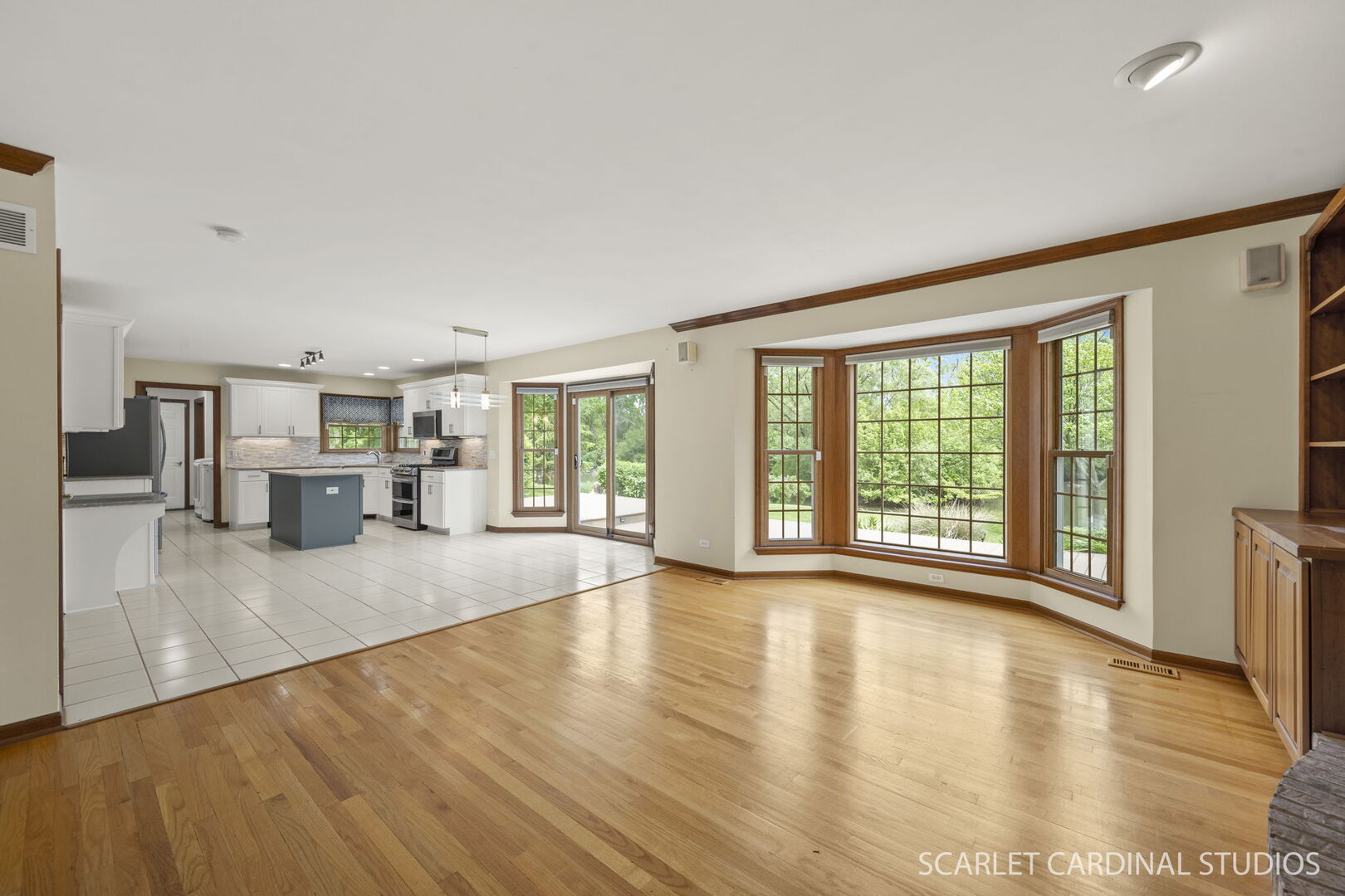 1063 Willow Creek Road, West Chicago, IL 60185