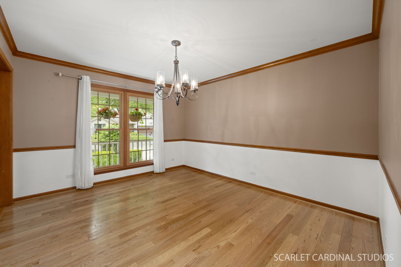1063 Willow Creek Road, West Chicago, IL 60185