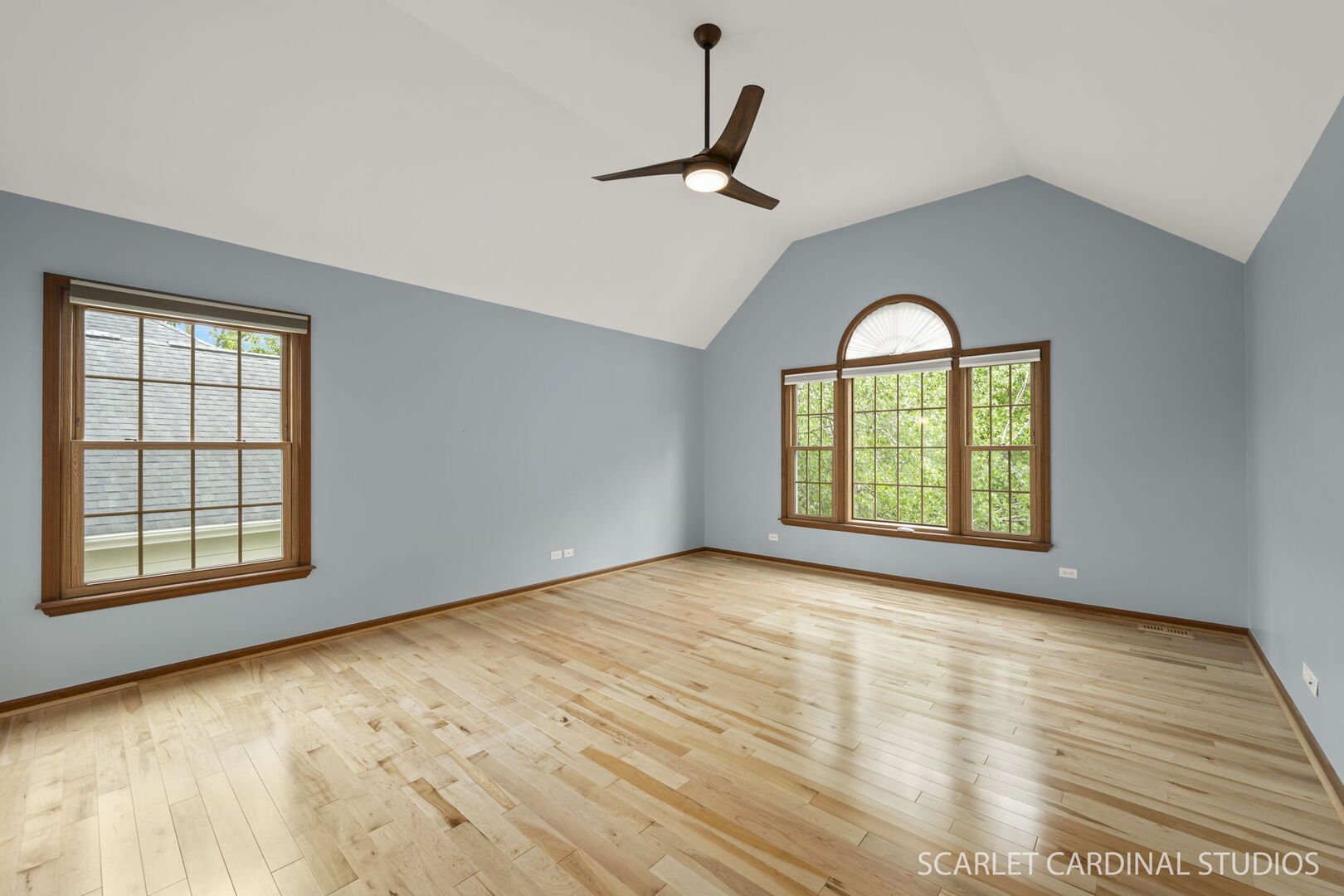 1063 Willow Creek Road, West Chicago, IL 60185