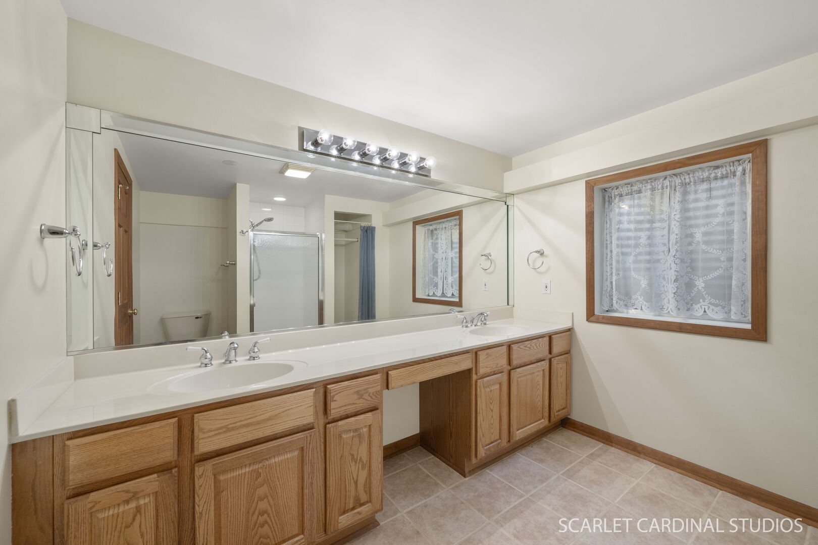1063 Willow Creek Road, West Chicago, IL 60185