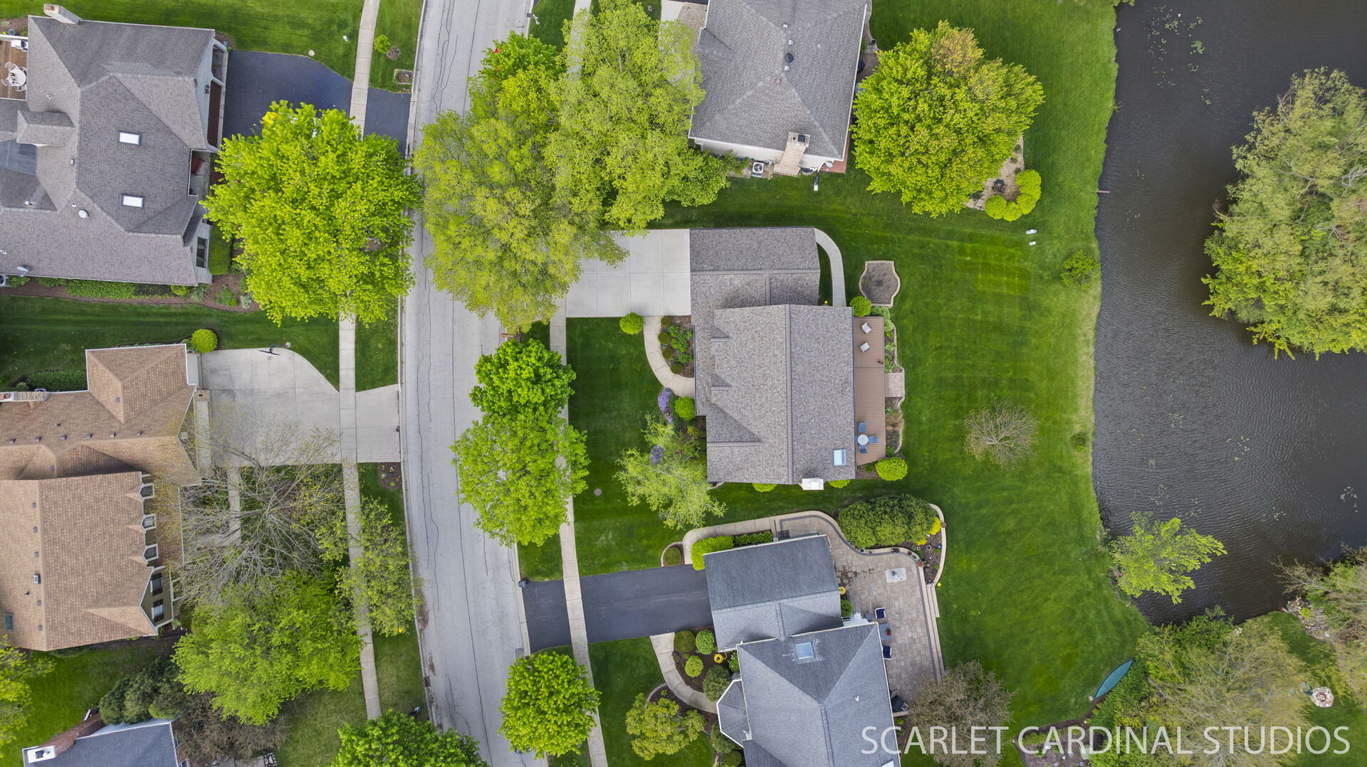 1063 Willow Creek Road, West Chicago, IL 60185