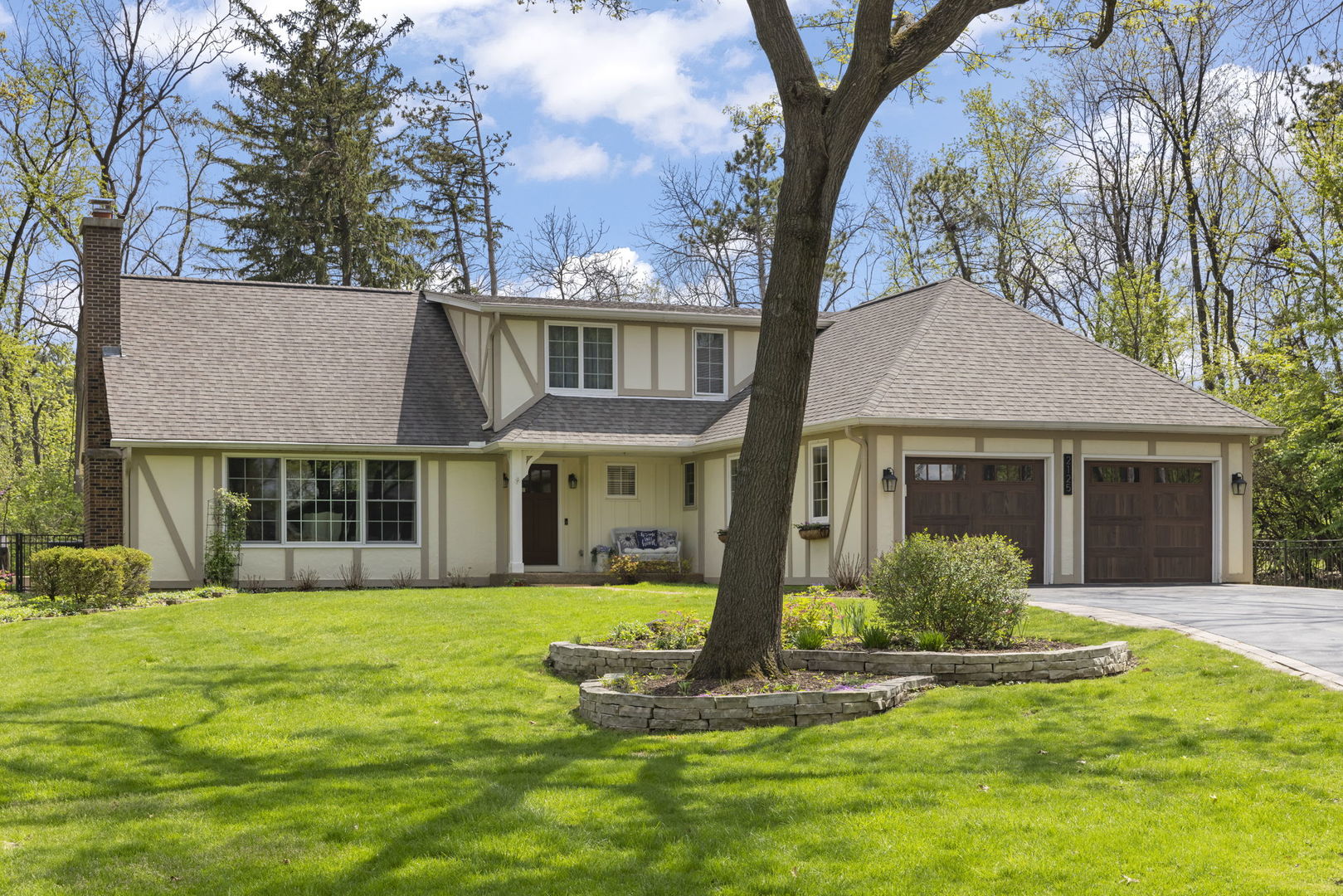 2125 Timbertrails Road, Lisle, IL 60532