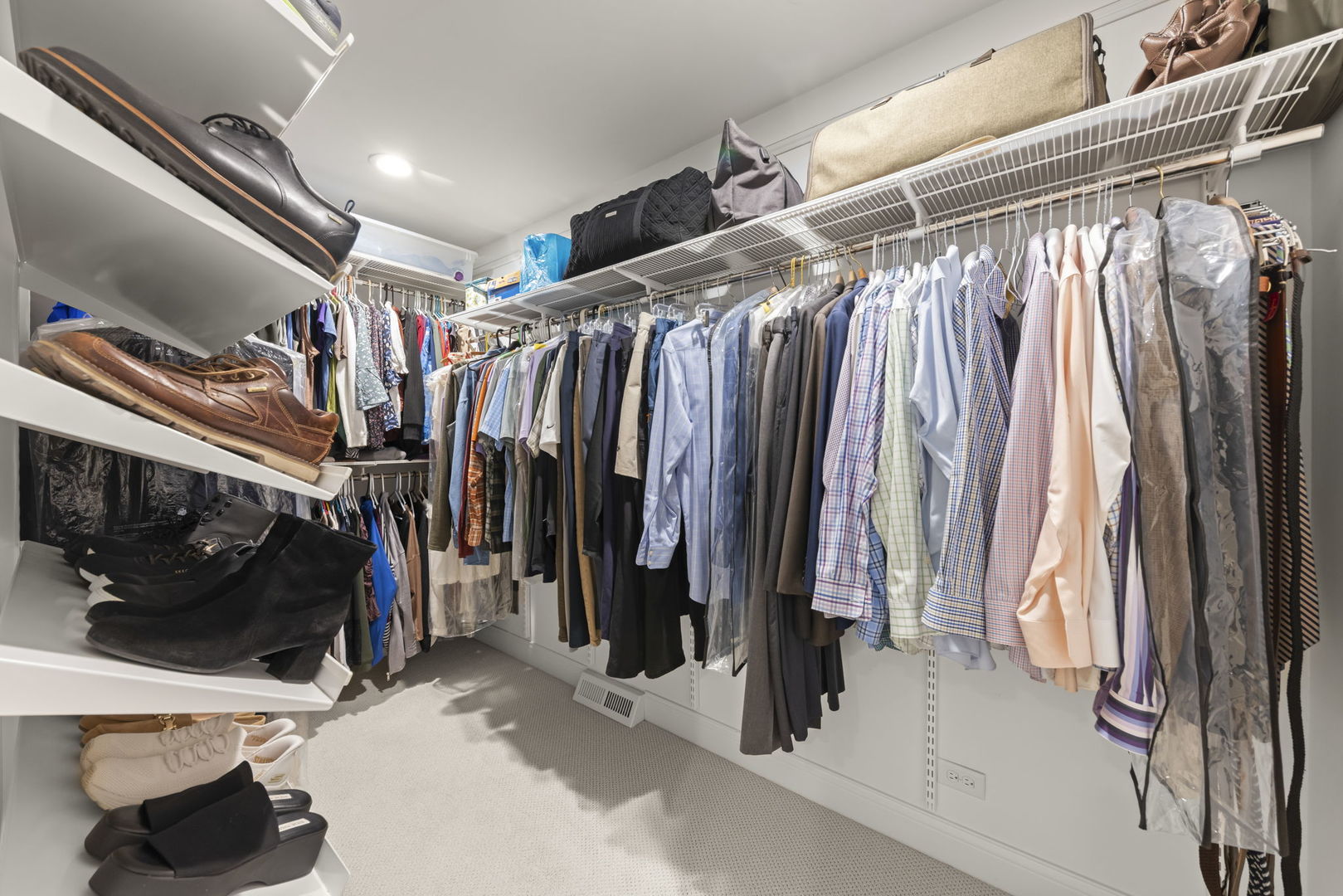 2125 Timbertrails Road, Lisle, IL 60532