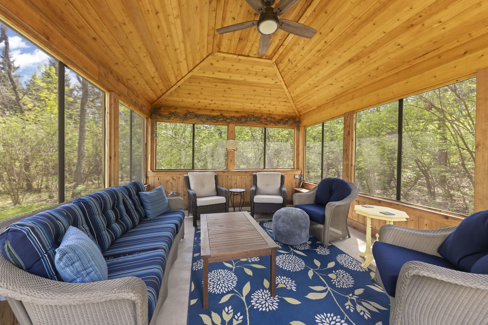 2125 Timbertrails Road, Lisle, IL 60532