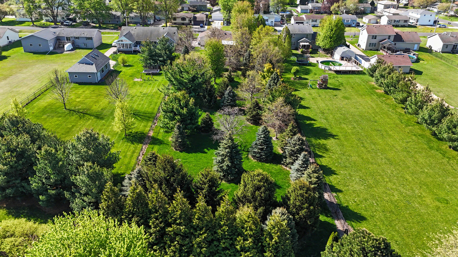 304 E Lauretta Street, Blue Grass, IA 52726