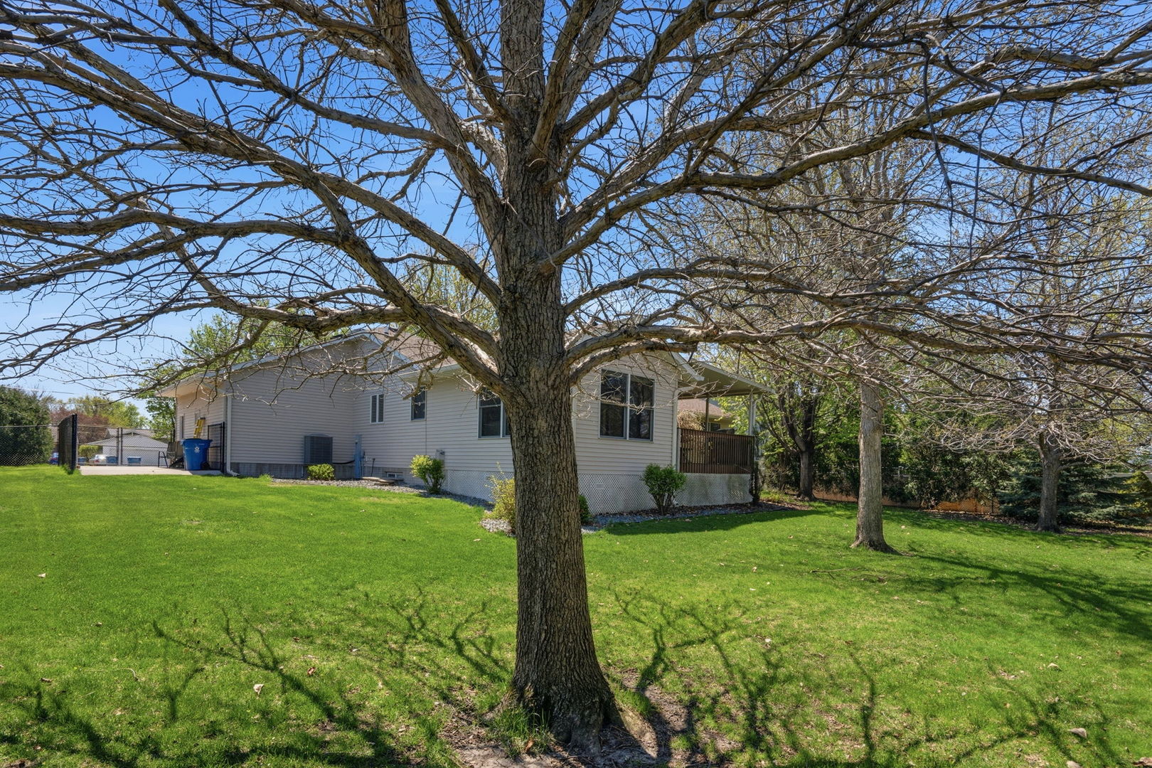 304 E Lauretta Street, Blue Grass, IA 52726