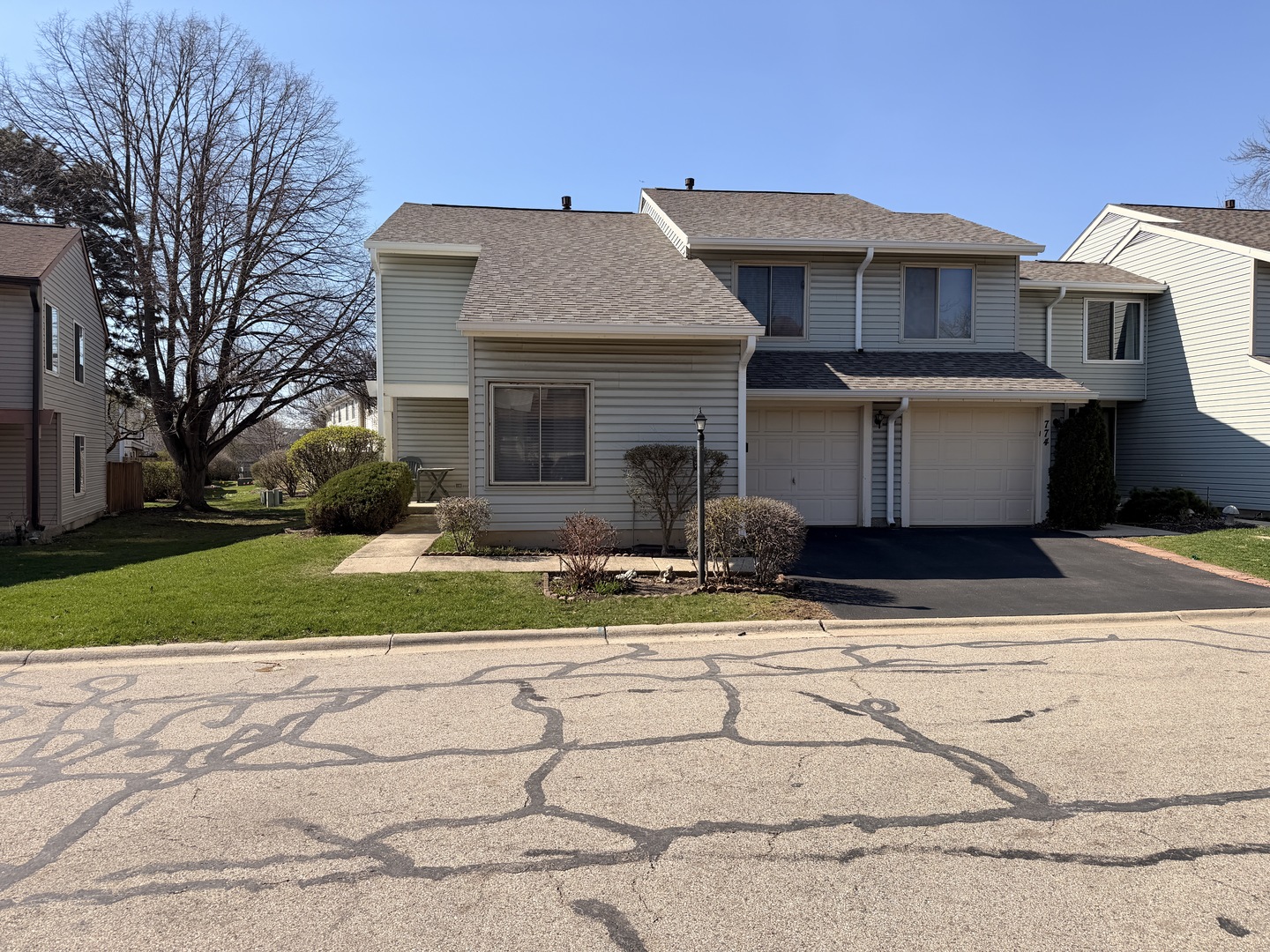 772 Colorado Court #772, Carol Stream, IL 60188