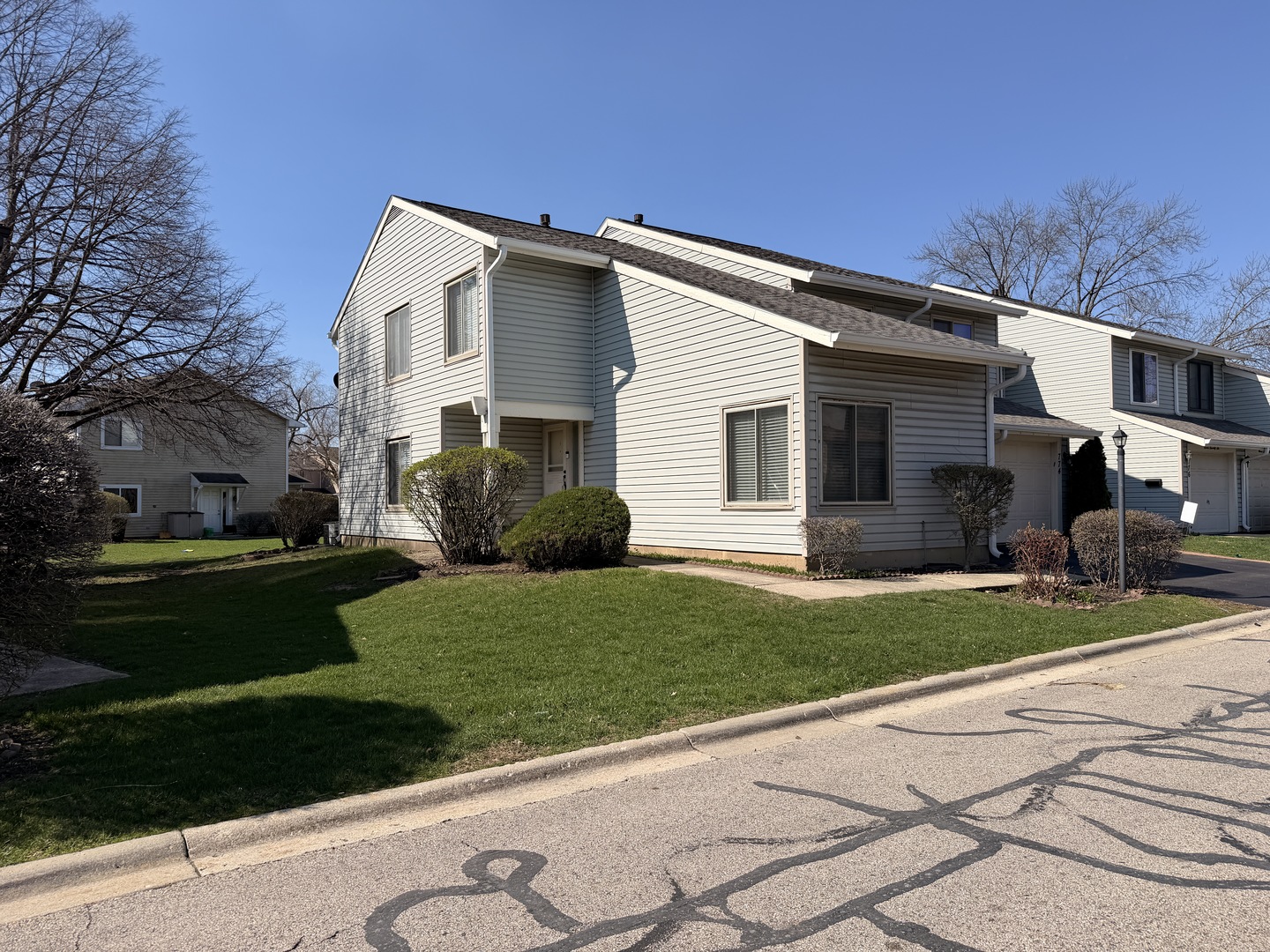 772 Colorado Court #772, Carol Stream, IL 60188